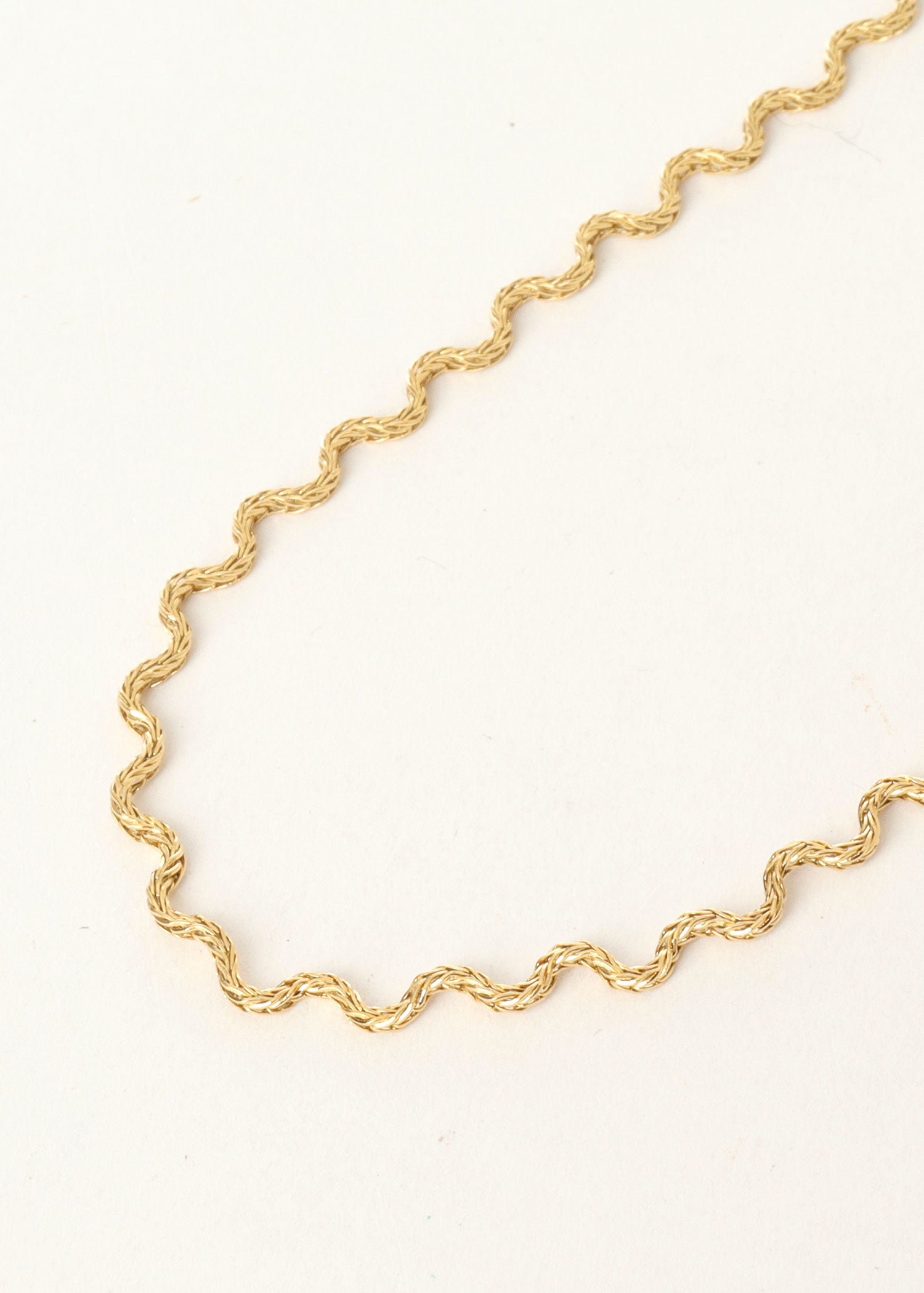 Wave Necklace Gold