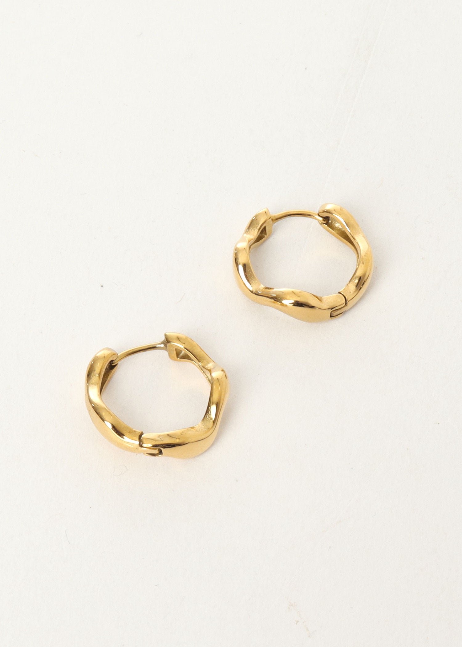 Wave Hoop Gold